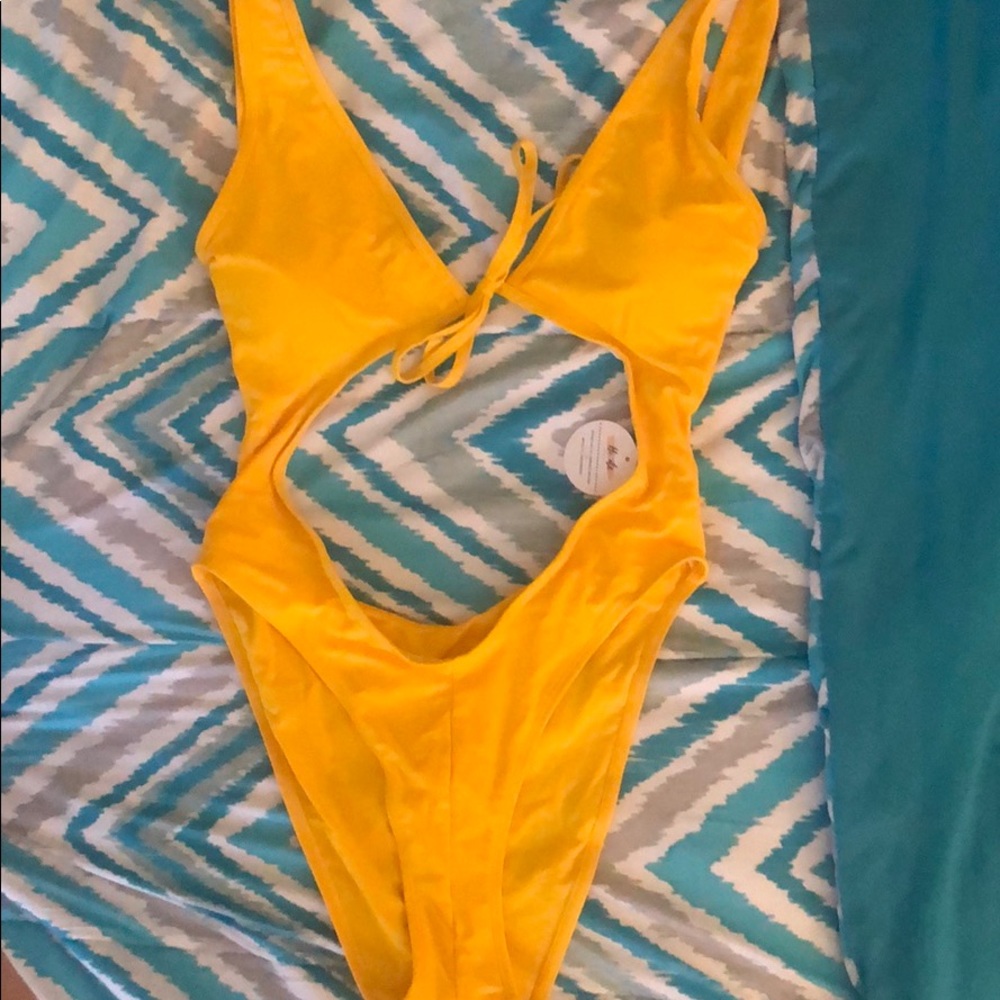 One piece bathing suit